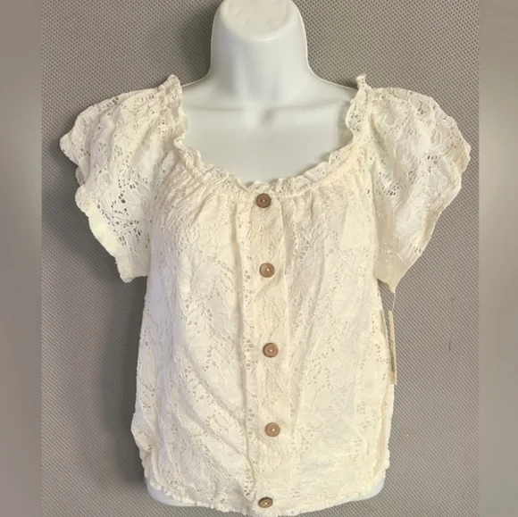 New No Boundaries Top, Women's Blouse, Lace Shirt, Short Sleeves - Picture 2 of 4